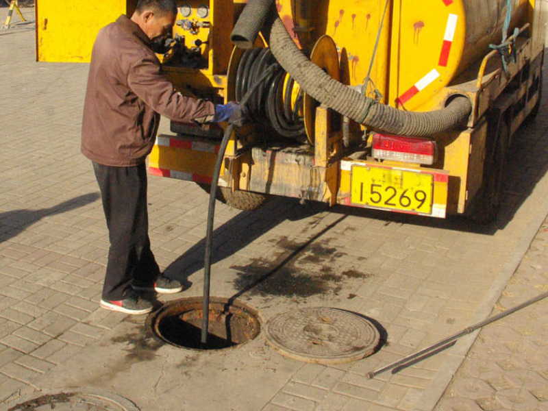 南昌县疏通马桶疏通地漏疏通厨房管道高压车清洗