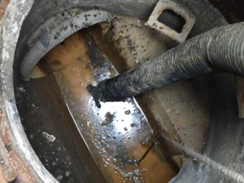 南昌县银河城春晓苑专业蹲坑堵塞疏通马桶疏通厕所地漏